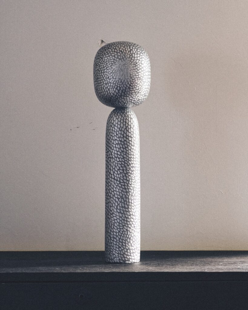 アート作品　作品名 祈り　作家名　みつよし