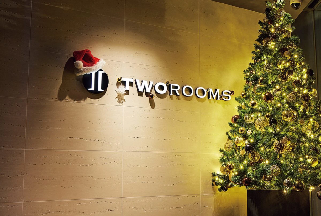 クリスマス仕様のTWO ROOMS
